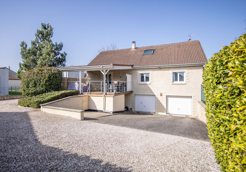 Maison - 166 m² - 6 pièces