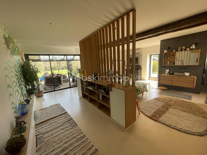 Demeure - 337 m² - 11 pièces