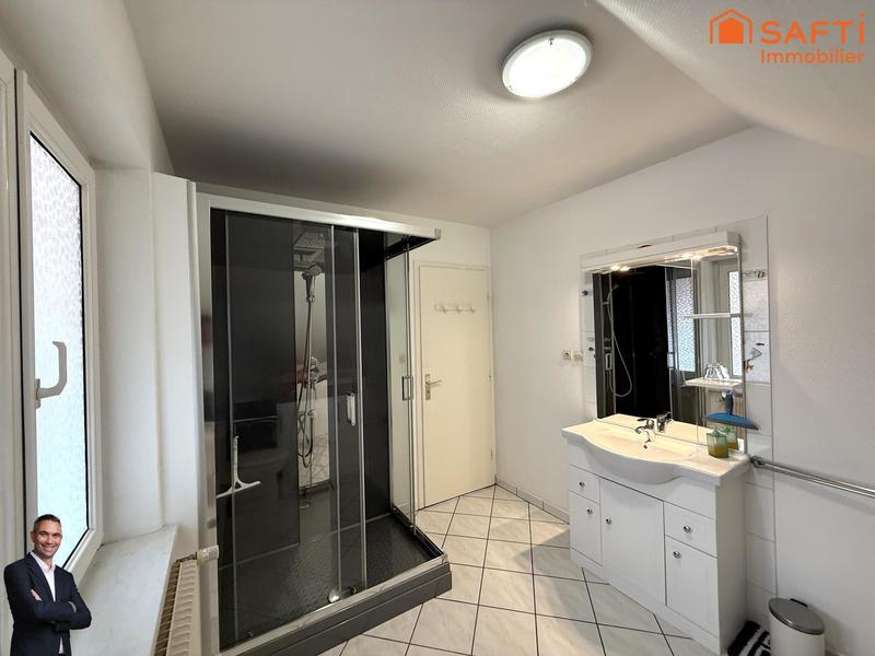 Maison - 260 m² - 12 pièces