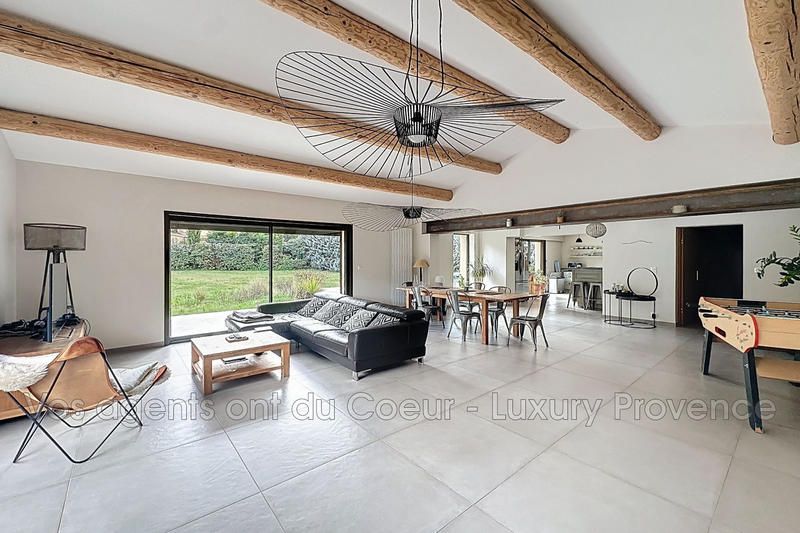 Maison - 200 m² - 5 pièces