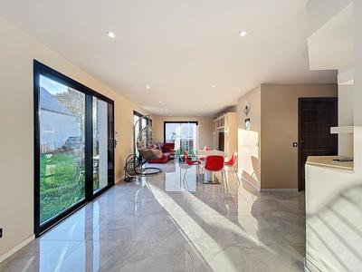 Maison - 117 m² - 5 pièces