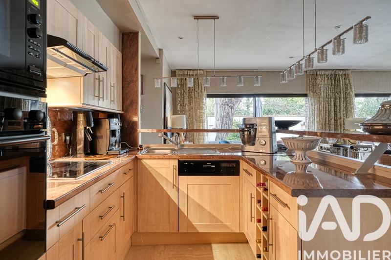 Maison de maîtres - 196 m² - 8 pièces