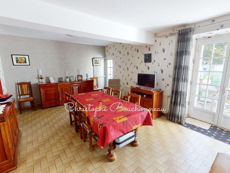 Maison - 296 m² - 17 pièces