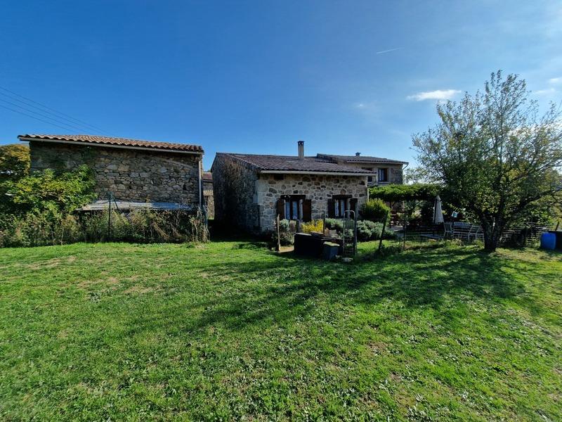 Propriété - 330 m² - 19 pièces