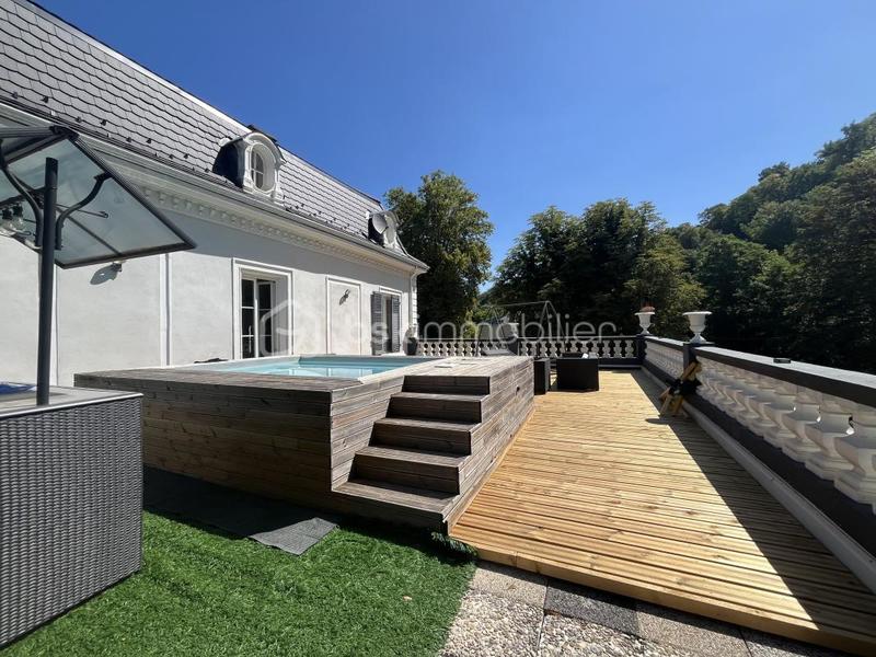 Appartement - 246 m² - 6 pièces