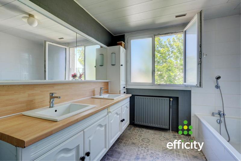 Maison - 200 m² - 7 pièces