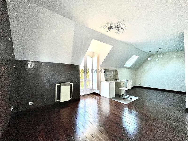 Demeure - 191 m² - 9 pièces