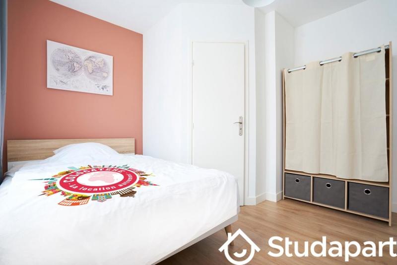Chambre - 10 m² - 1 pièce