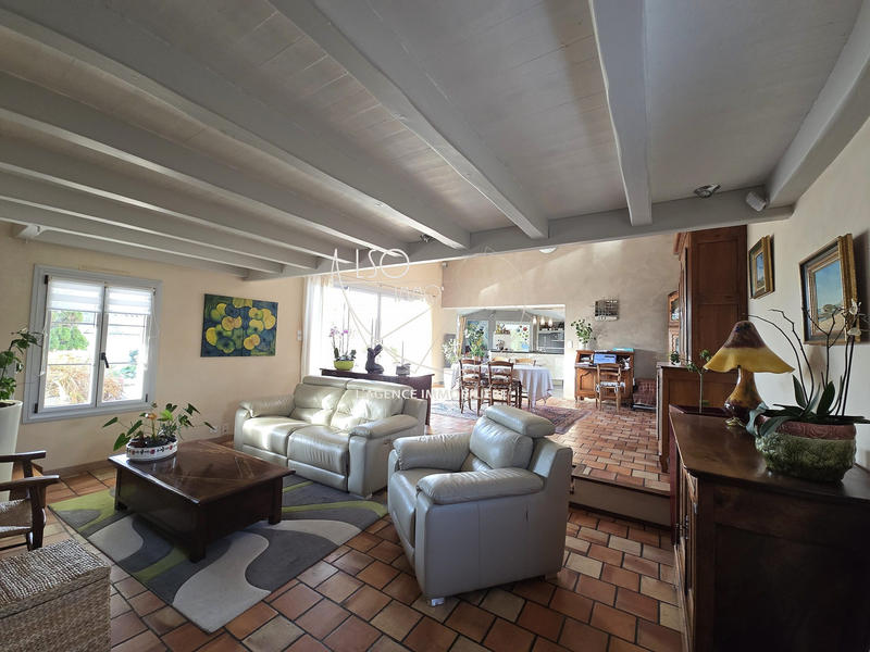 Maison - 296 m² - 8 pièces