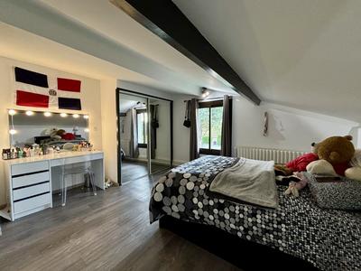 Maison traditionnelle - 195 m² - 6 pièces