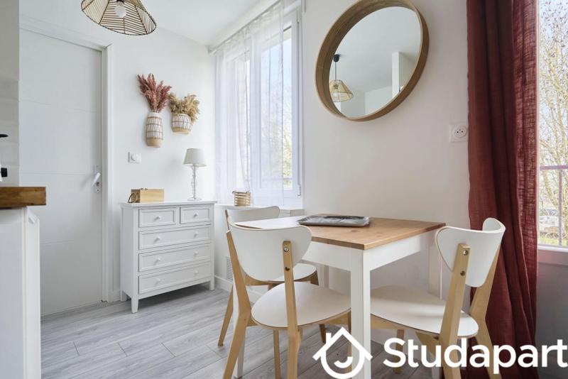 Chambre - 10 m² - 1 pièce