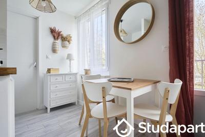 Chambre - 10 m² - 1 pièce