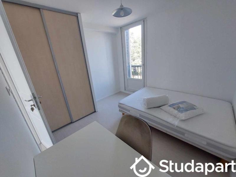 Chambre - 10 m² - 1 pièce