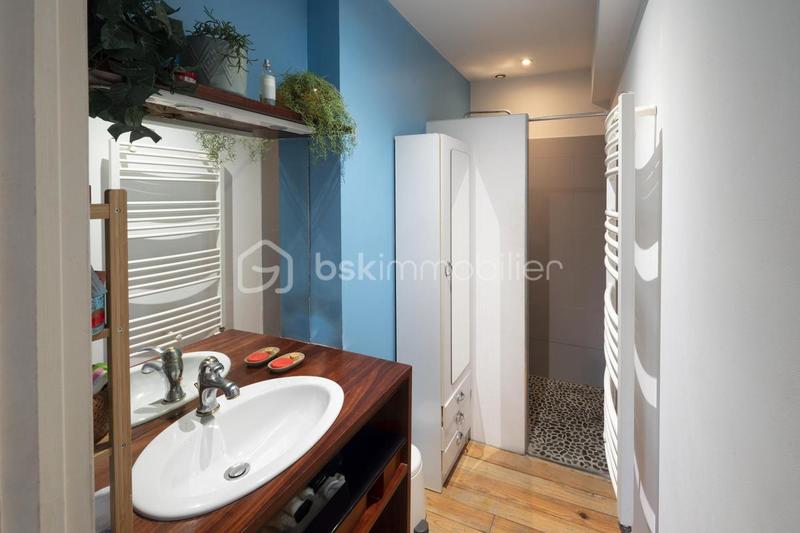 Maison - 180 m² - 8 pièces