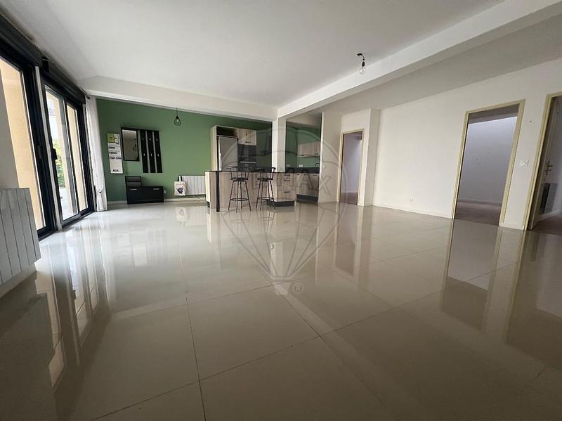 Appartement - 99 m² - 5 pièces