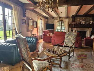 Propriété - 292 m² - 6 pièces