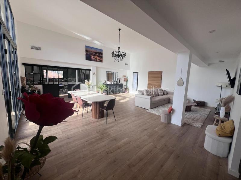 Maison - 190 m² - 8 pièces