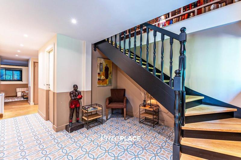 Villa - 278 m² - 7 pièces