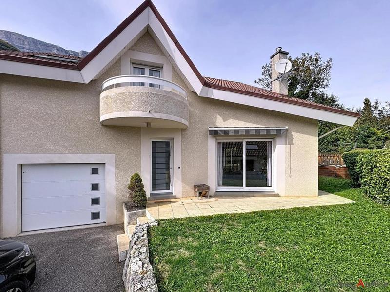 Maison traditionnelle - 140 m² - 5 pièces