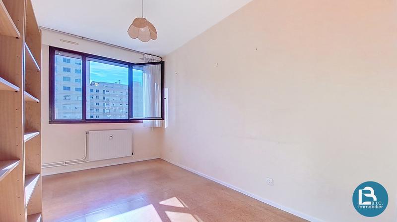 Appartement - 98 m² - 5 pièces