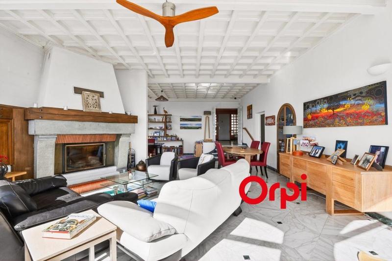 Maison - 343 m² - 6 pièces