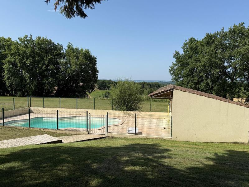 Maison - 236 m² - 10 pièces