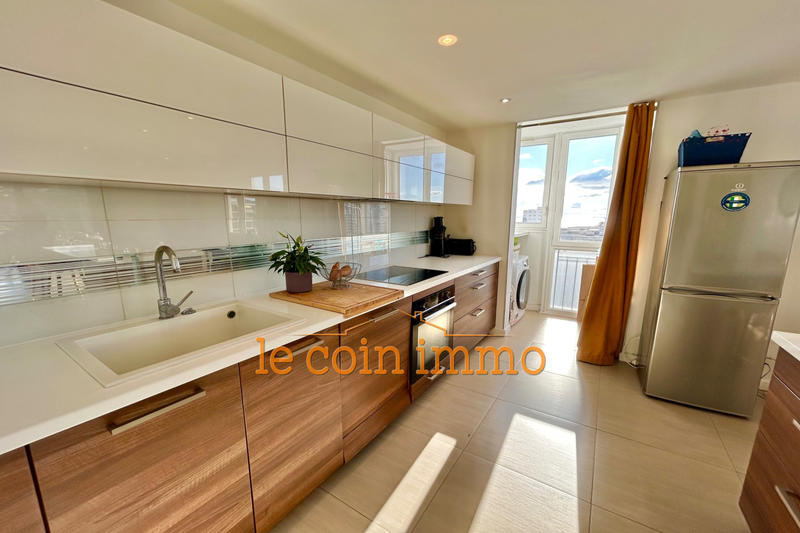 Appartement - 75 m² - 3 pièces