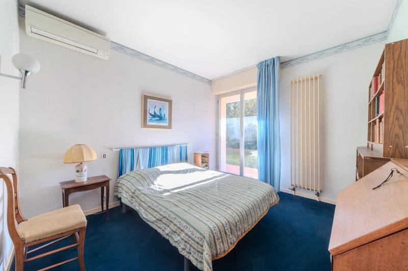 Maison - 302 m² - 10 pièces