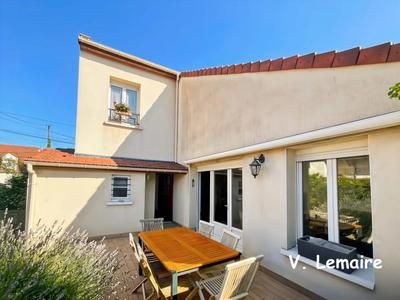 Maison traditionnelle - 123 m² - 7 pièces