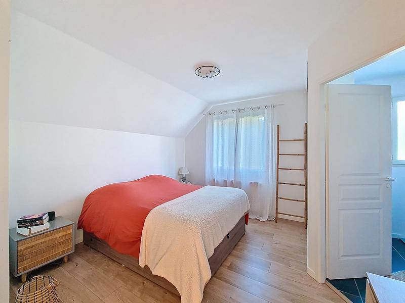 Maison - 140 m² - 8 pièces