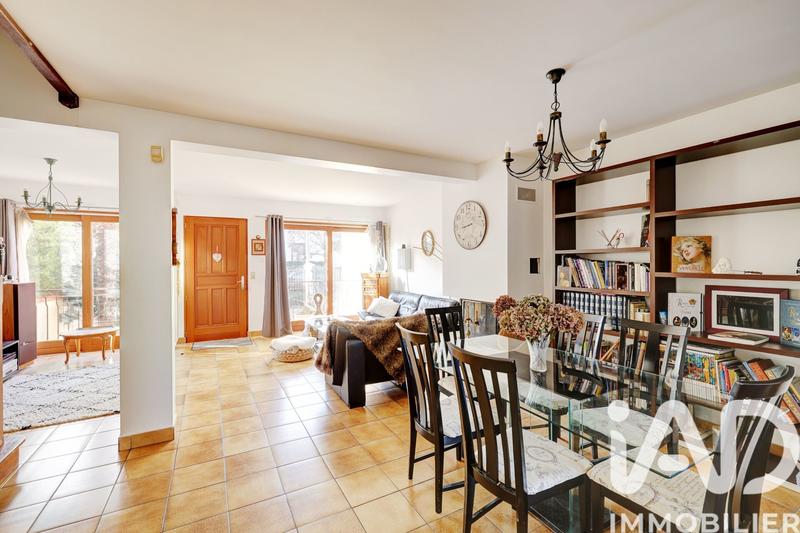 Maison - 182 m² - 8 pièces