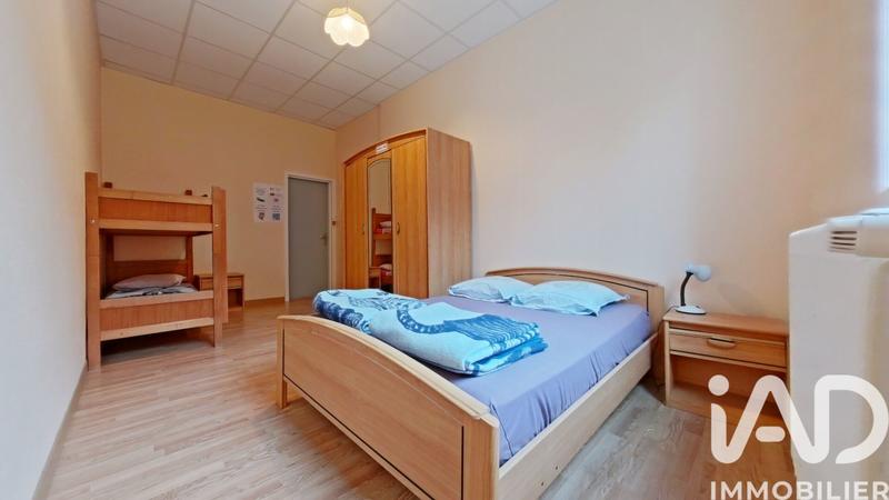 Maison - 891 m² - 15 pièces