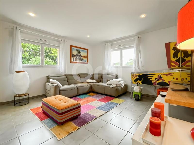 Maison - 260 m² - 9 pièces