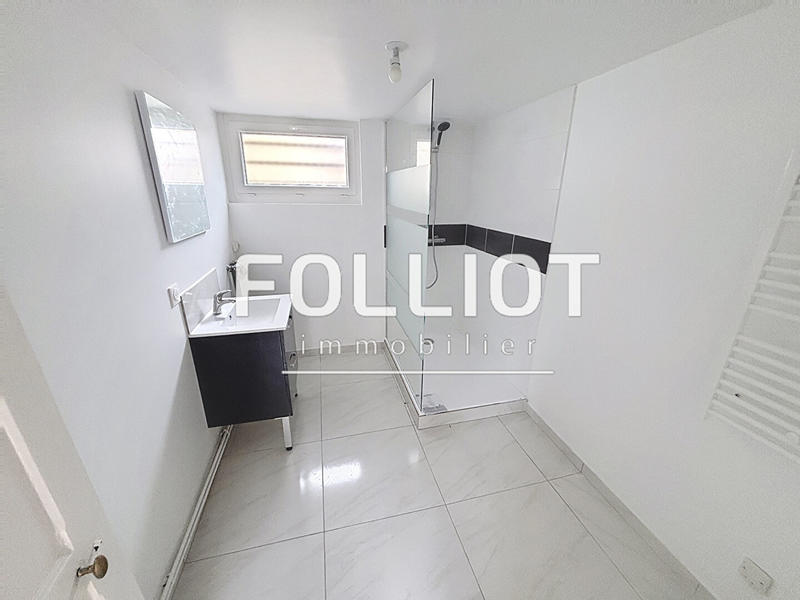 Maison - 200 m² - 14 pièces