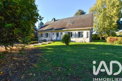 Maison - 284 m² - 9 pièces