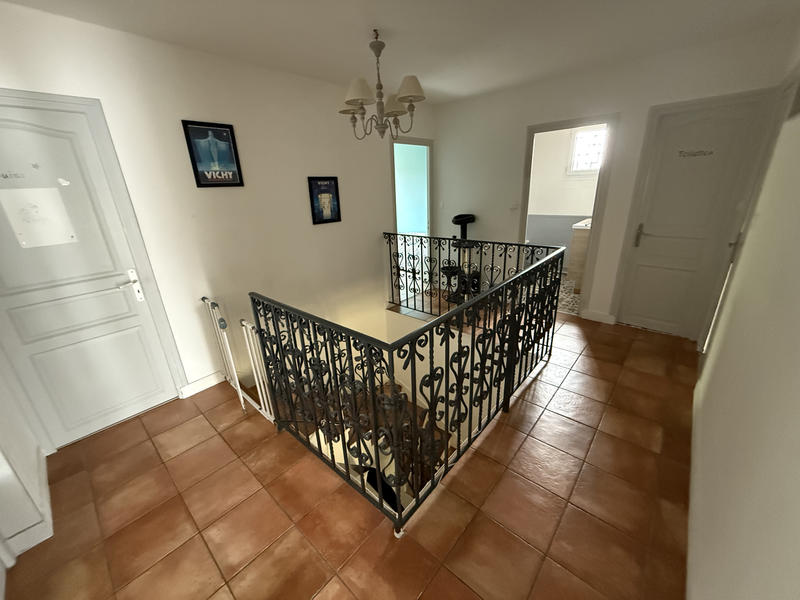 Maison - 211 m² - 10 pièces