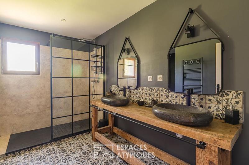 Maison en pierre - 332 m² - 10 pièces