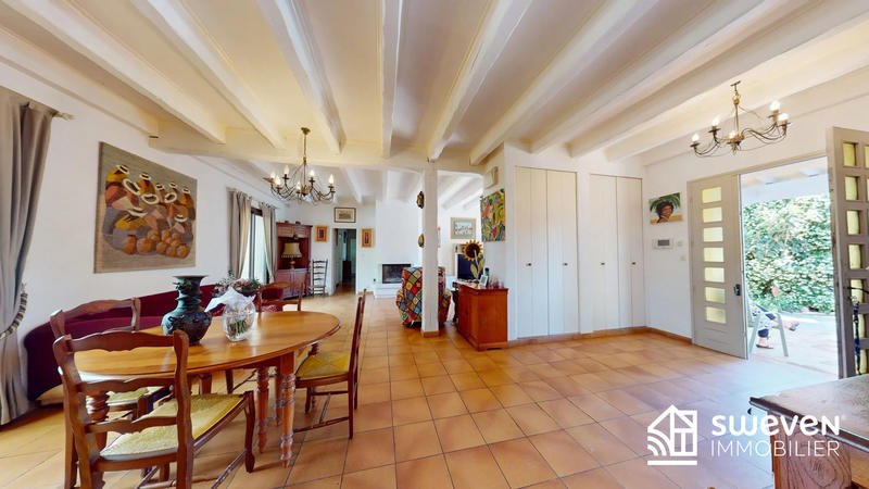 Villa - 278 m² - 10 pièces