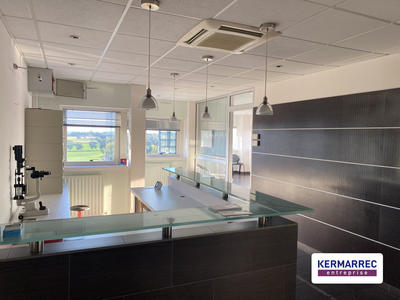 Bureau - 100 m² - 5 pièces