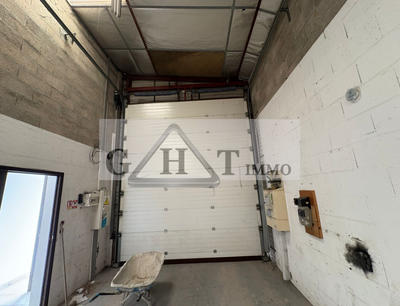 Entrepôt - 1 260 m²