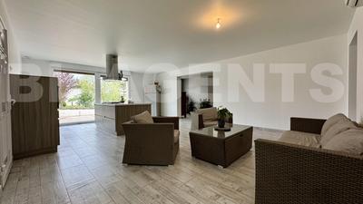Villa - 215 m² - 14 pièces