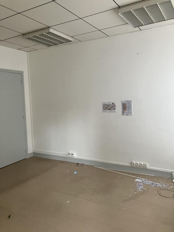 Local commercial - 60 m² - 4 pièces