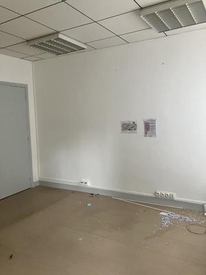 Local commercial - 60 m² - 4 pièces