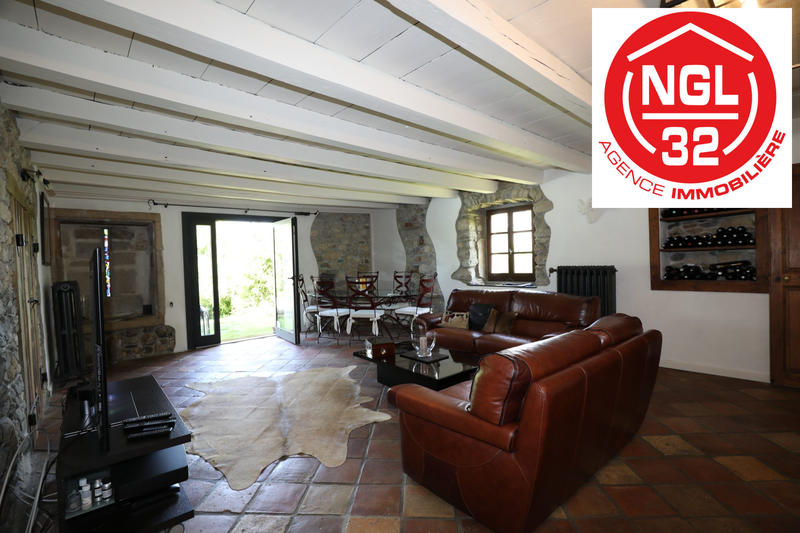 Maison - 250 m² - 10 pièces