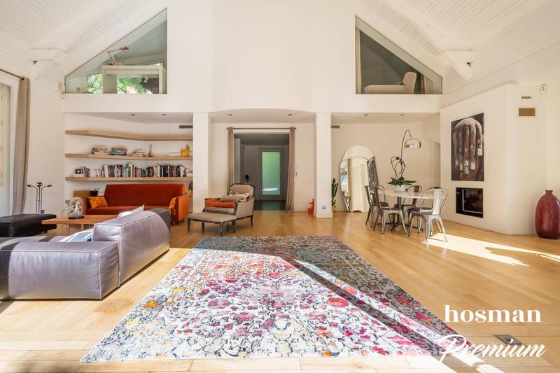 Maison - 535 m² - 8 pièces