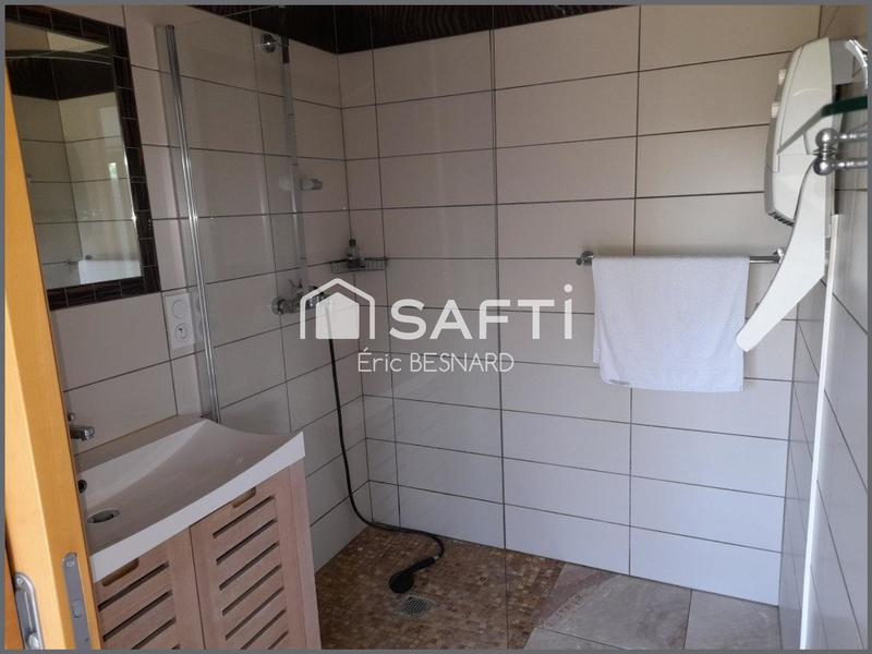 Maison - 305 m² - 12 pièces