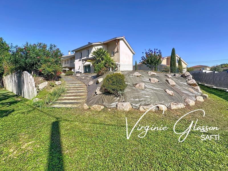 Maison - 147 m² - 6 pièces