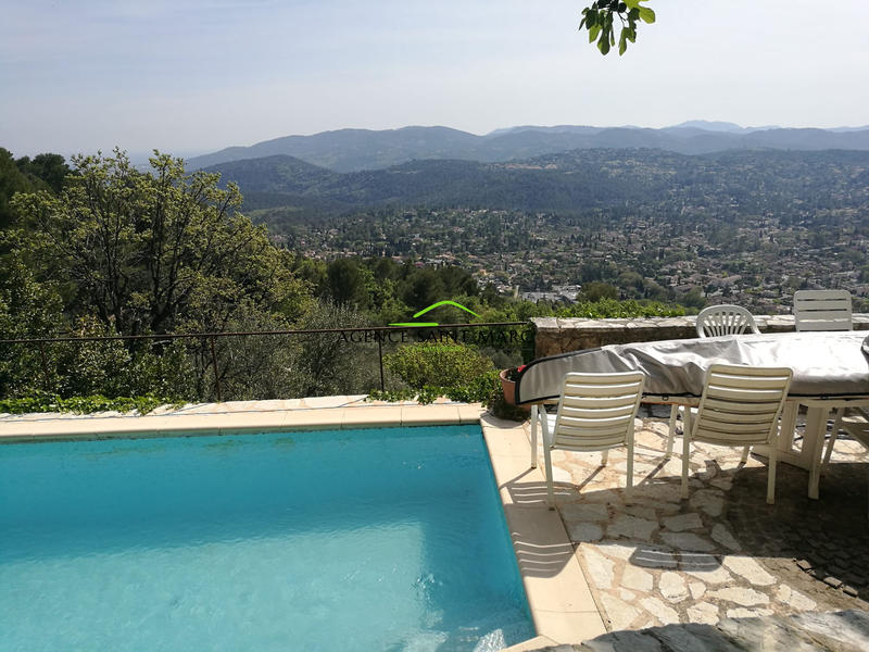 Maison - 221 m² - 5 pièces