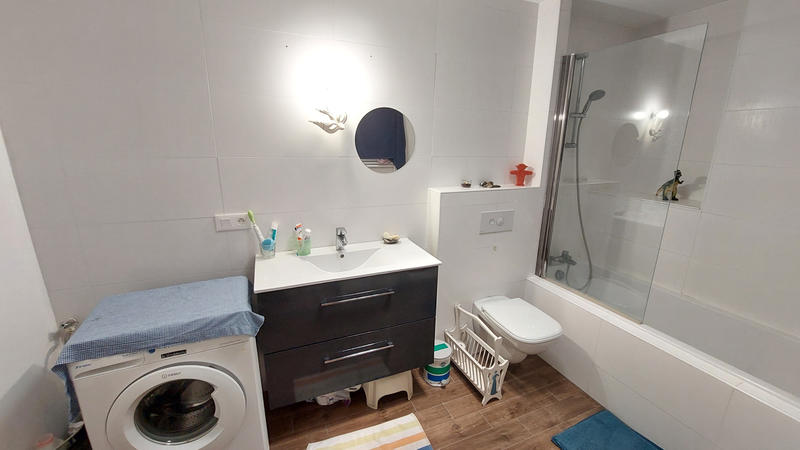 Appartement - 93 m² - 5 pièces