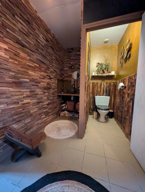 Maison en pierre - 265 m² - 7 pièces